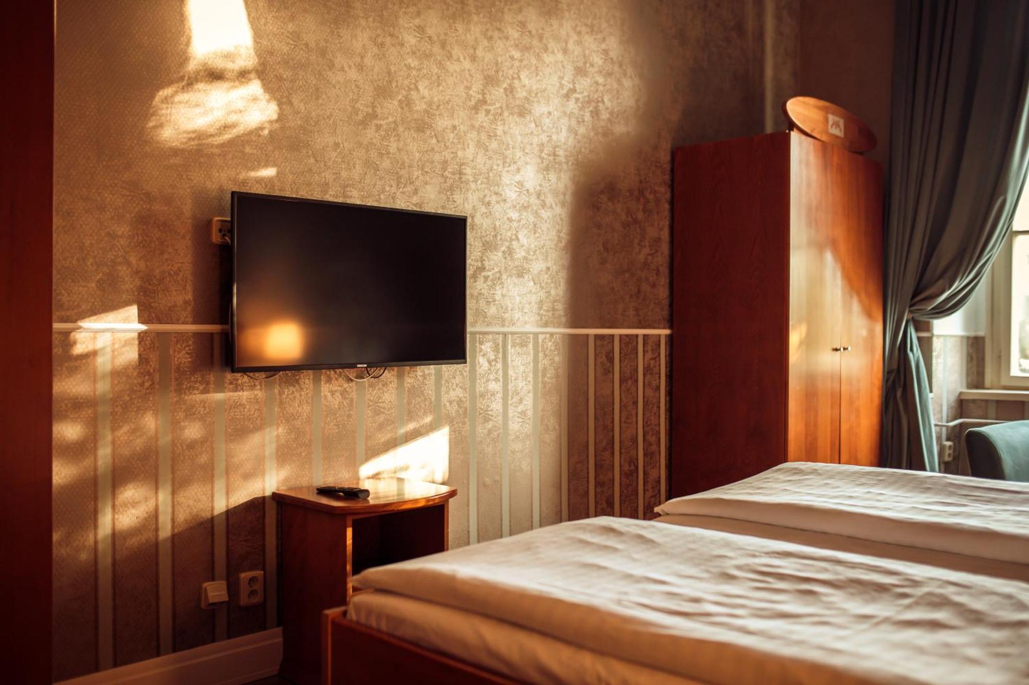 Hotel Kastiel Mojmirovce Екстер'єр фото