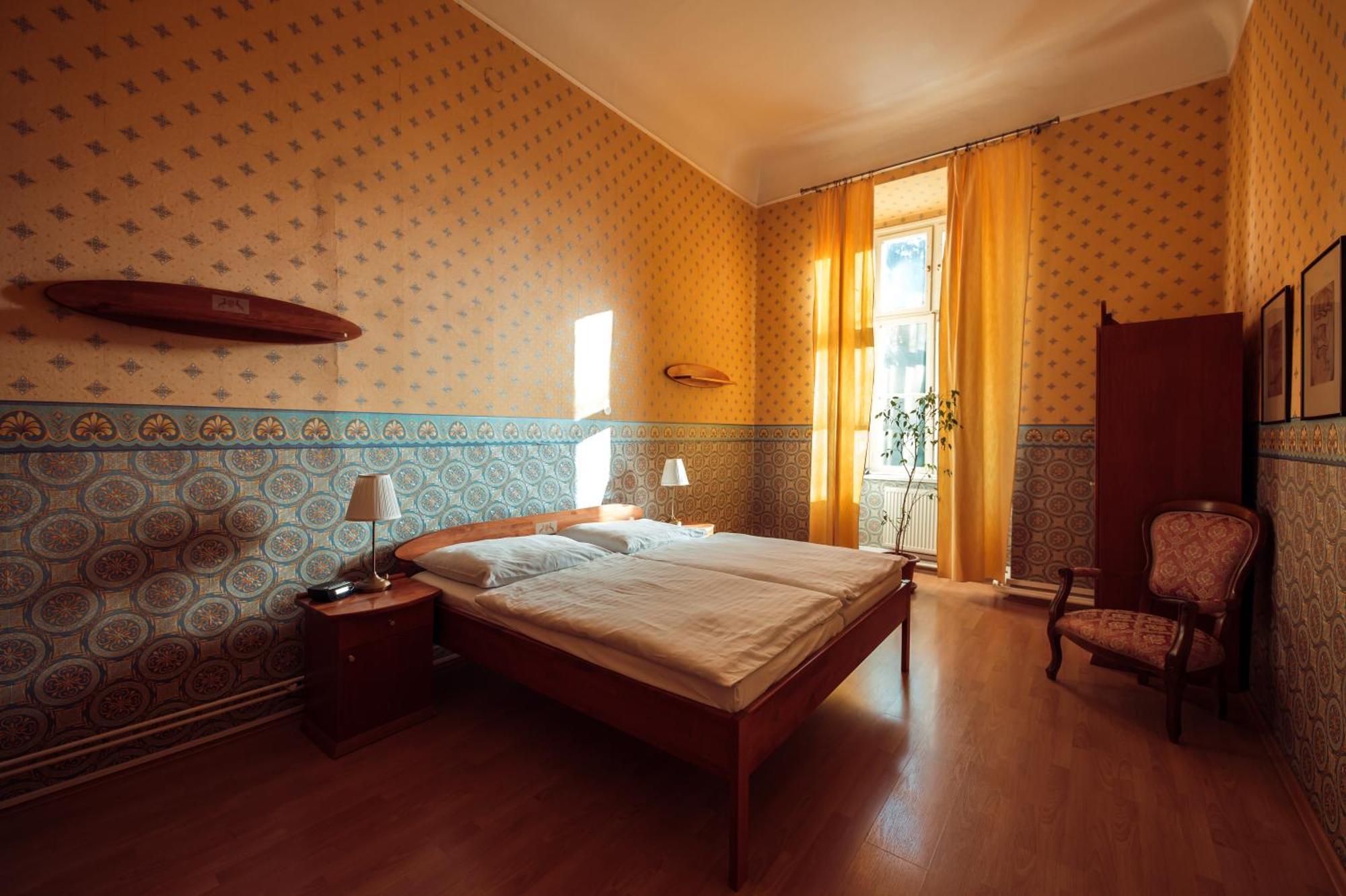 Hotel Kastiel Mojmirovce Екстер'єр фото