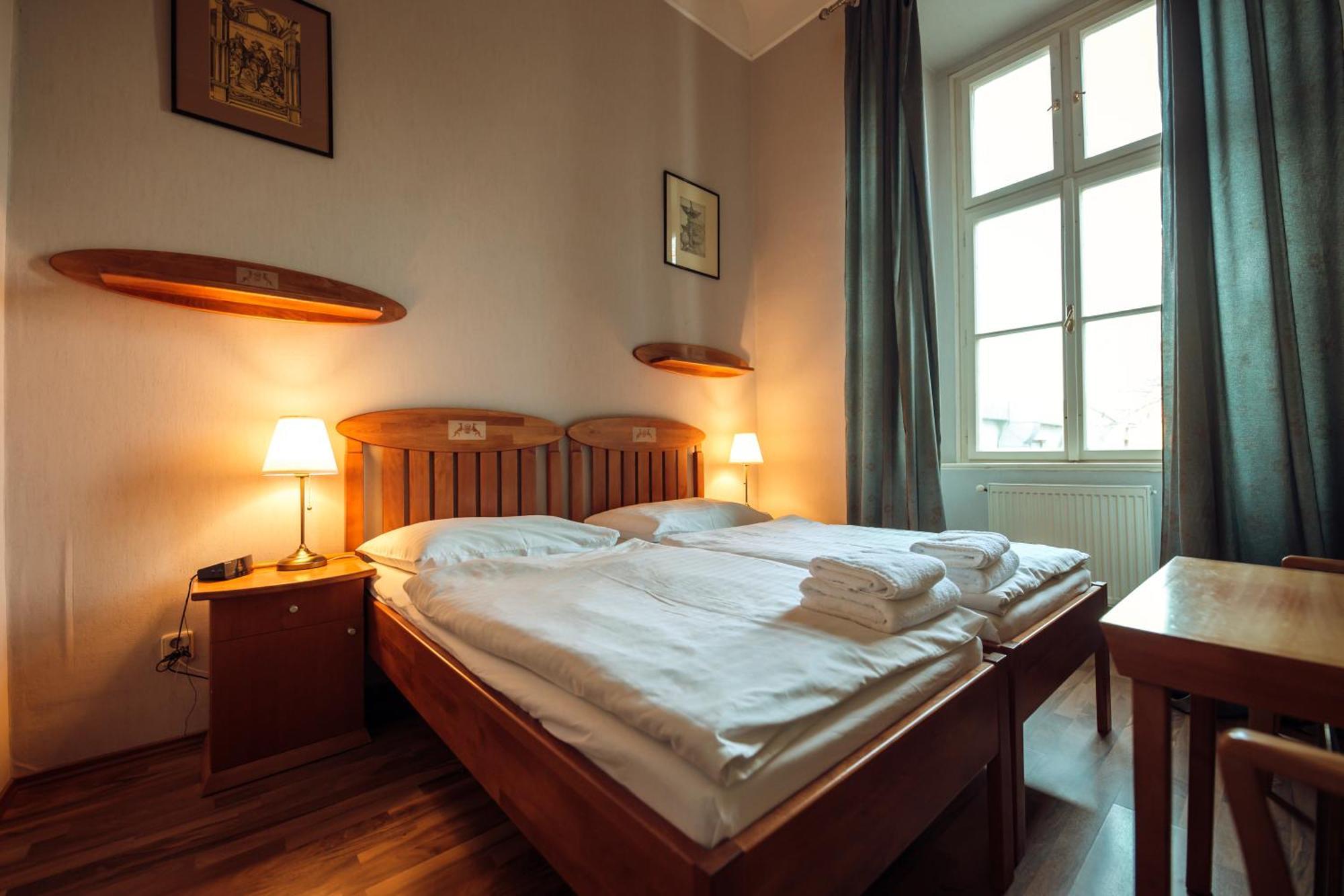 Hotel Kastiel Mojmirovce Екстер'єр фото