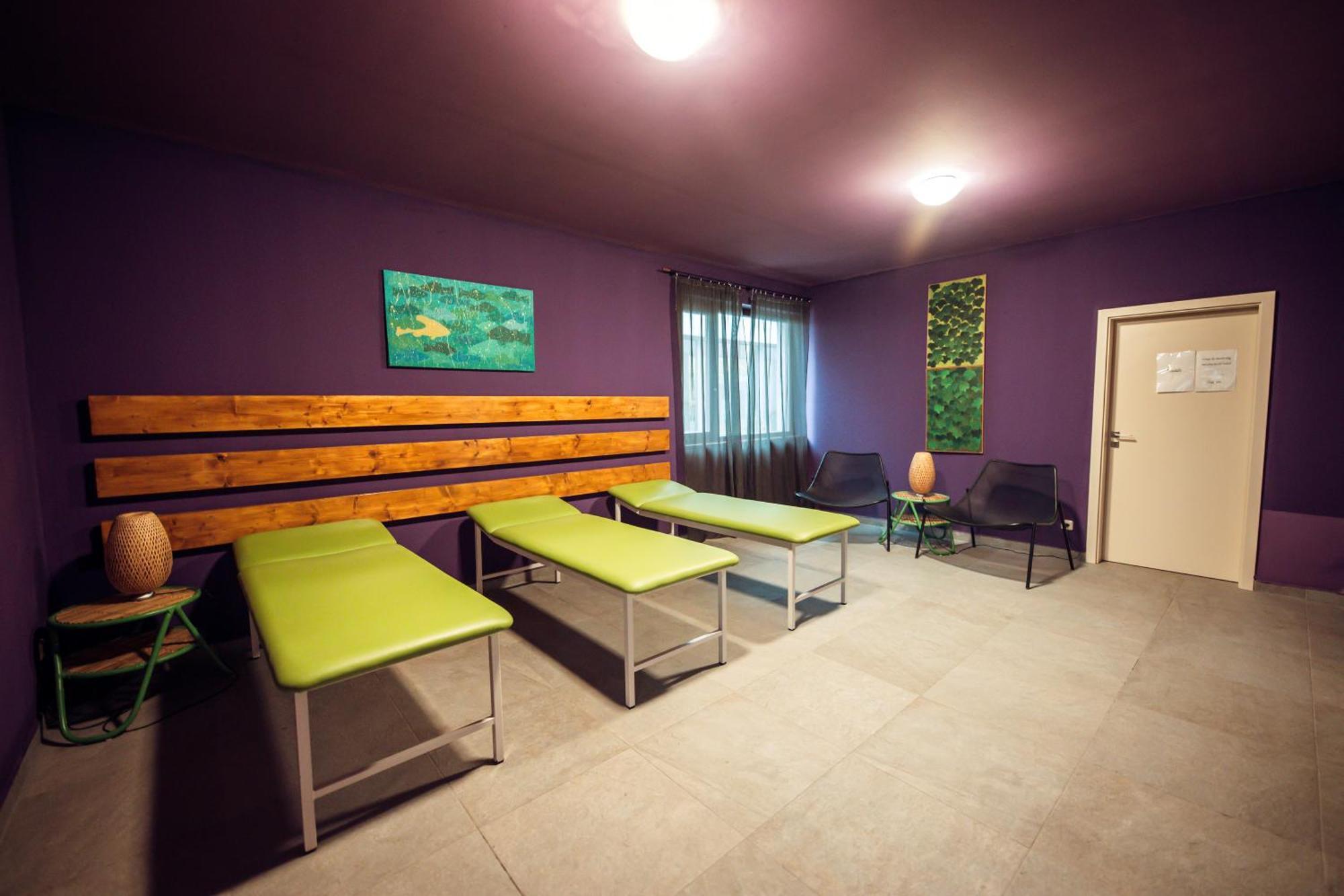 Hotel Kastiel Mojmirovce Екстер'єр фото