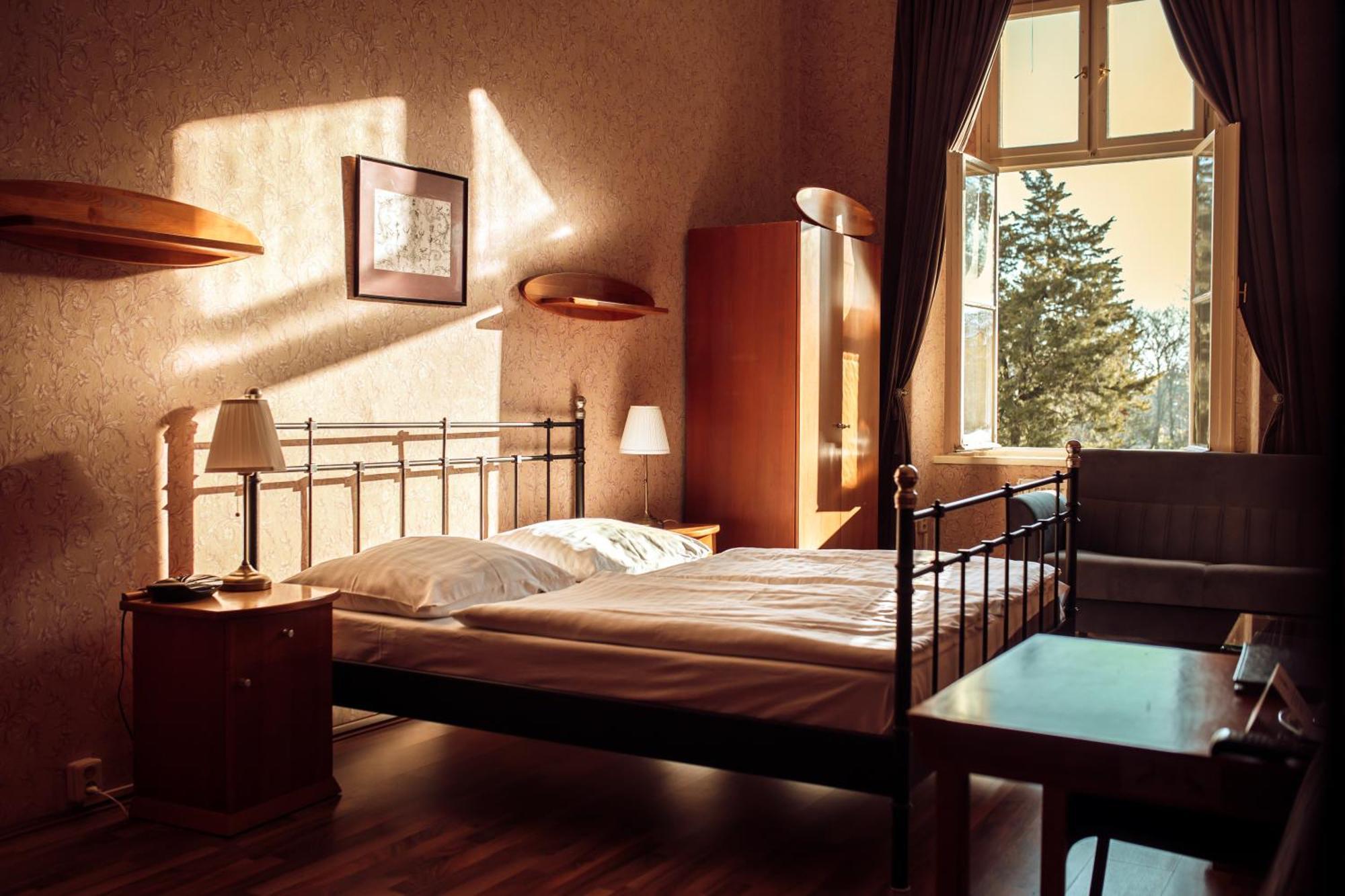 Hotel Kastiel Mojmirovce Екстер'єр фото